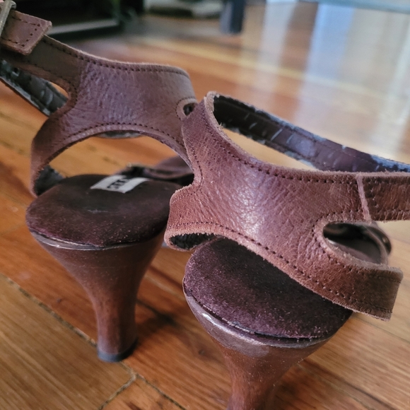 Steve Madden peep-toe brown strappy heels - Picture 6 of 10